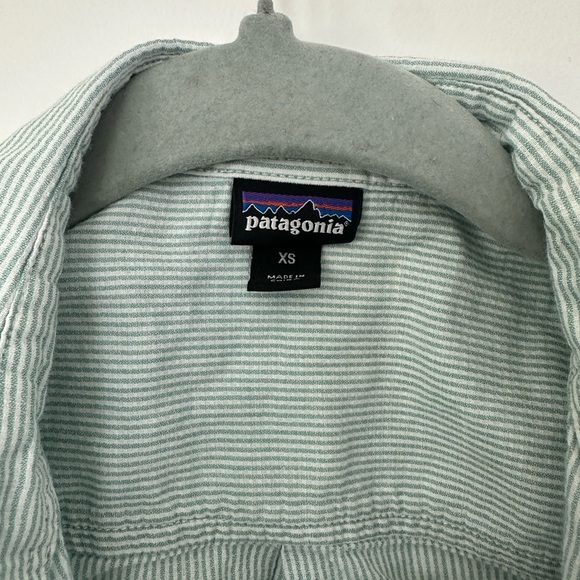 Patagonia Women’s Striped Green Button Down Shirt - Picture 3 of 4